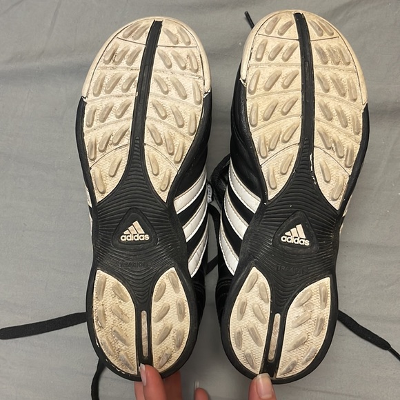 Adidas Traxion Tax Turf size 2 kids - Picture 7 of 10